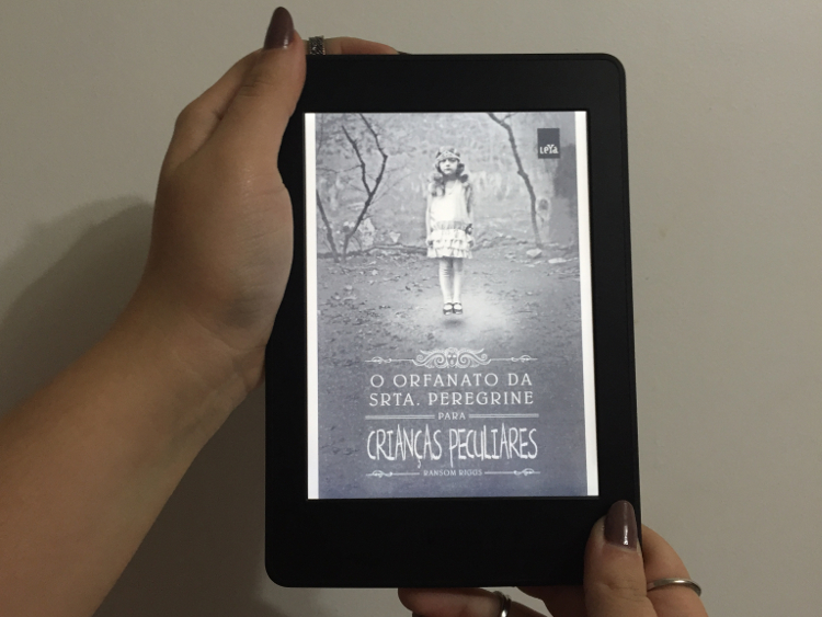 Resenha: O Orfanato da Srta. Peregrine Para Crianças Peculiares - Ransom Riggs
