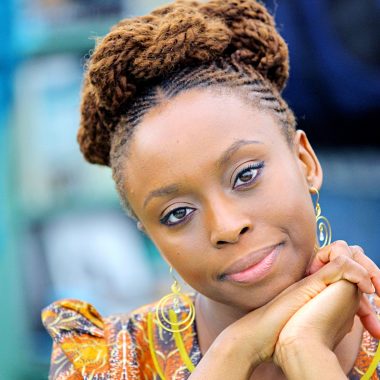 11 frases de Chimamanda Ngozi Adichie para se inspirar