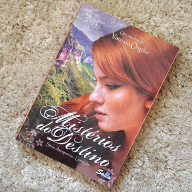 Resenha: Mistérios do Destino - Vanessa Orgélio