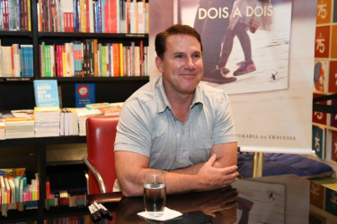 Entrevista: Nicholas Sparks, autor do lançamento Dois a Dois