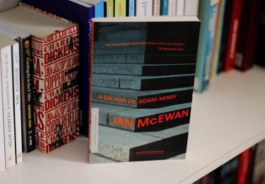 Resenha: A Balada de Adam Henry - Ian McEwan