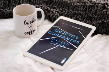 Resenha: Objetos Cortantes - Gillian Flynn