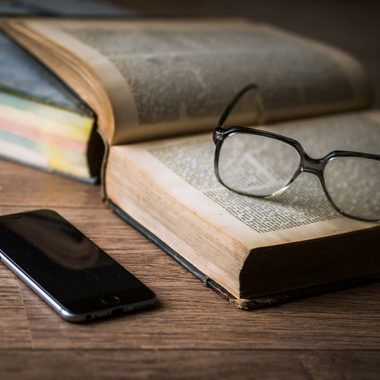 Quantos livros você conseguiria ler se parasse de usar as redes sociais?
